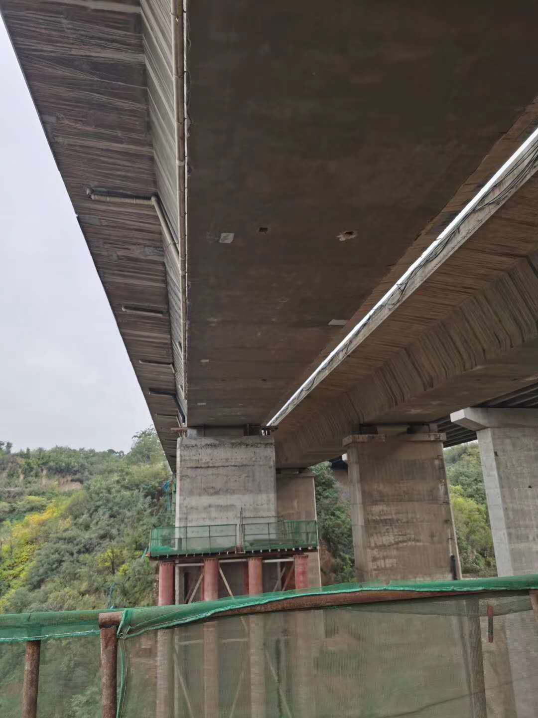 贵阳桥梁加固前制定可行设计方案图并用对施工方法